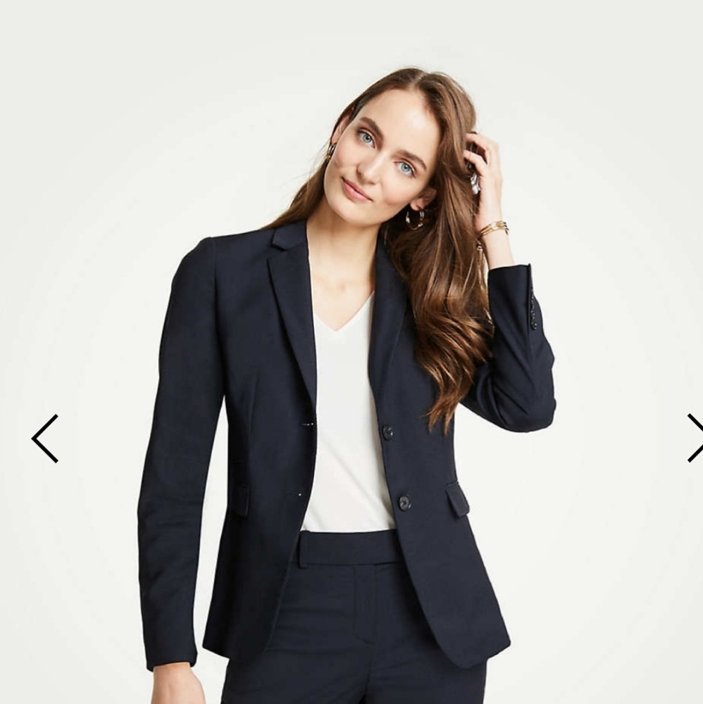 Anne Taylor 2 button fitted suit jacket